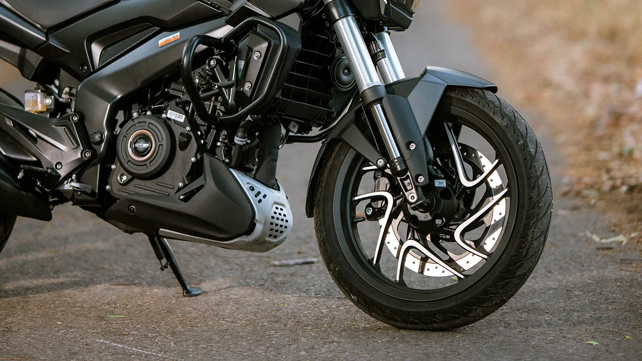 Mota Dominar 400 Euro 5 | Motos Bajaj Portugal