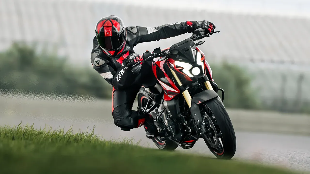 Moto naked A2 equilibrada: porque a Pulsar NS 400 é uma das opções mais completas